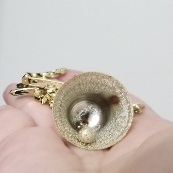 Fun vtg jingle bell earrings w damaged brooch - Picture 9 of 11